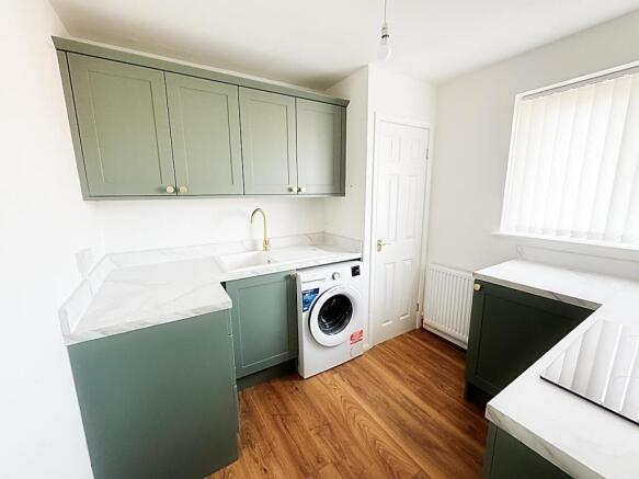 2 bed property, in Coast Road, £95,000