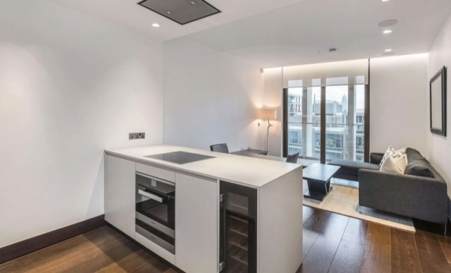 1 bed property, in Suffolk Street, £140,000