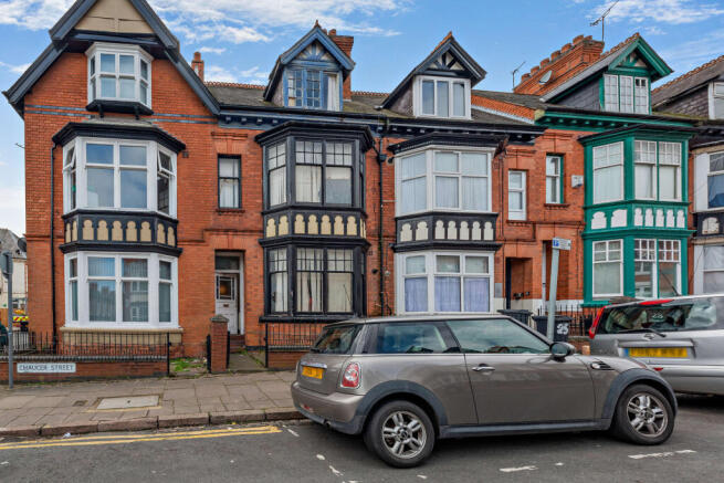 6 bed property, in Chaucer Street, £299,995