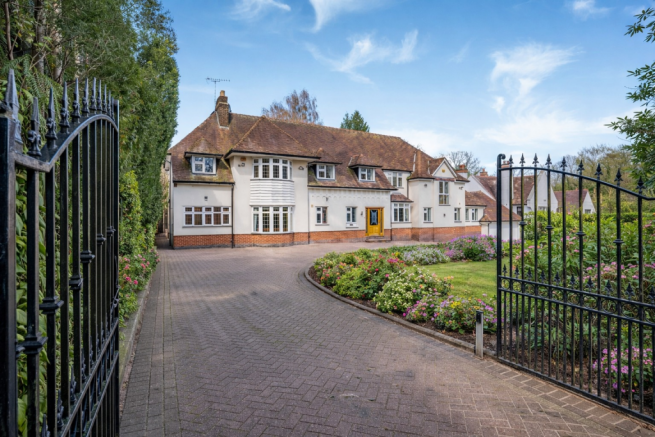 5 bed property, in Keepers Road, £2,000,000