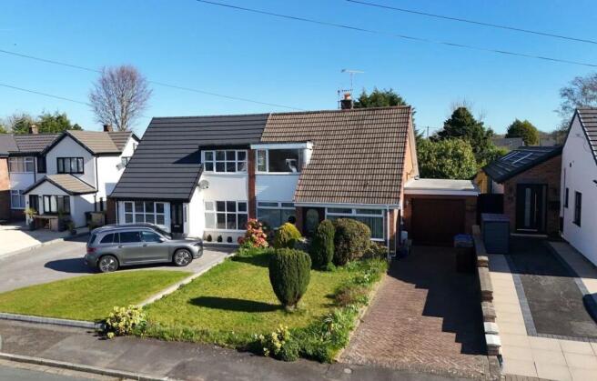 2 bed property, in Narrow Lane, £299,950