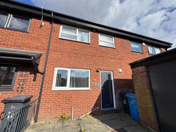 3 bed property, in Peterhead Walk, £275,000