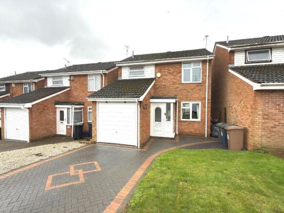 3 bed property, in Buckingham Drive, £360,000