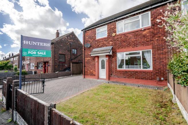3 bed property, in Willow Crescent, £225,000
