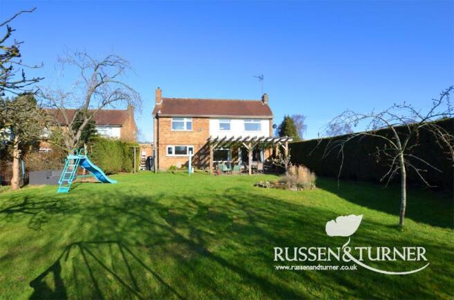 3 bed property, in Queensway, £319,950