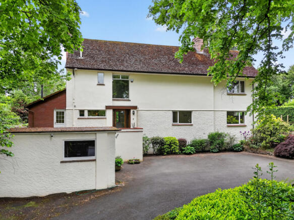 4 bed property, in 21 Greenfield Avenue, £695,000