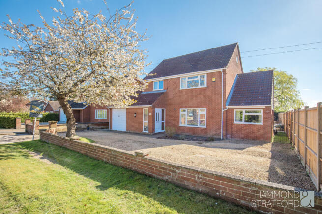 4 bed property, in Hall Moor Road, £475,000