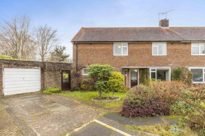 4 bed property, in Oldfield Close, £850,000