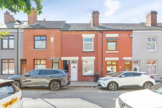 2 bed property, in Sherrard Road, £220,000