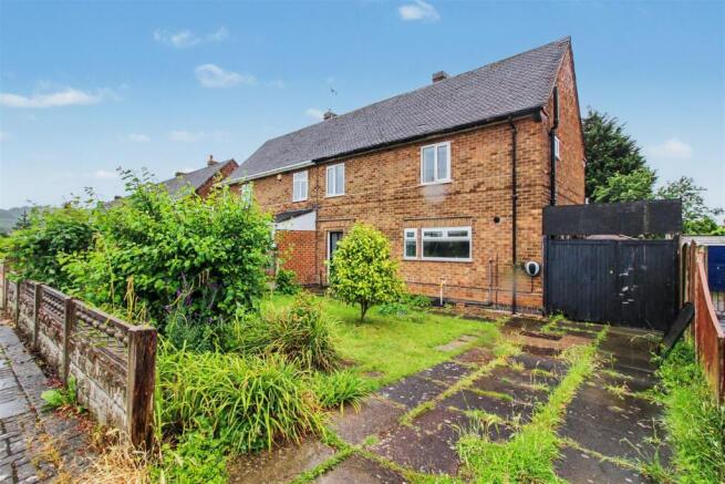 3 bed property, in Sherwin Road, £200,000