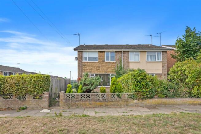3 bed property, in Welland Court, £259,500