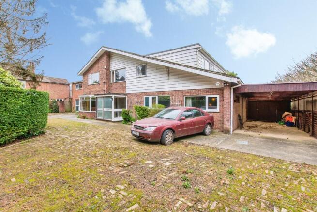 6 bed property, in Tavistock Road, £550,000