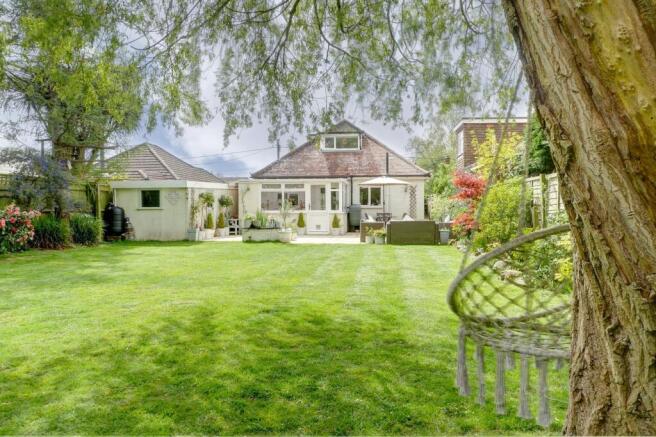 3 bed property, in Station Road, £475,000