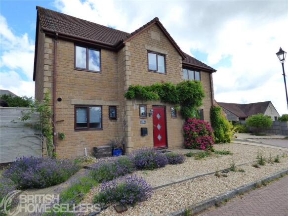 4 bed property, in Dening Close, £540,000