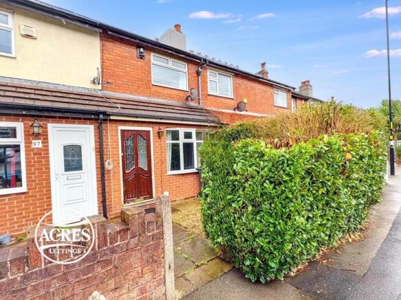 2 bed property, in Coles Lane, £175,000