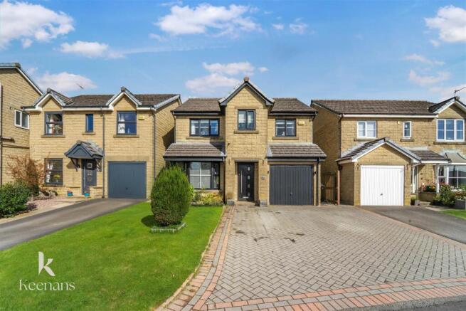 4 bed property, in Brambling Drive, £325,000
