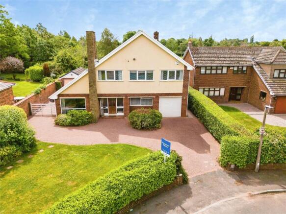 4 bed property, in Hough Green, £650,000