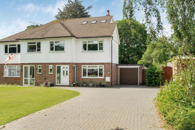 4 bed property, in Highfield Avenue, £550,000