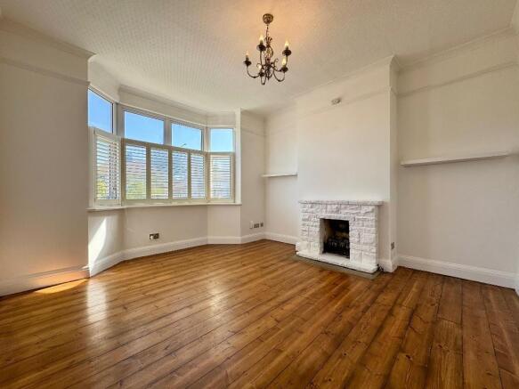3 bed property, in Sidcup Road, £575,000