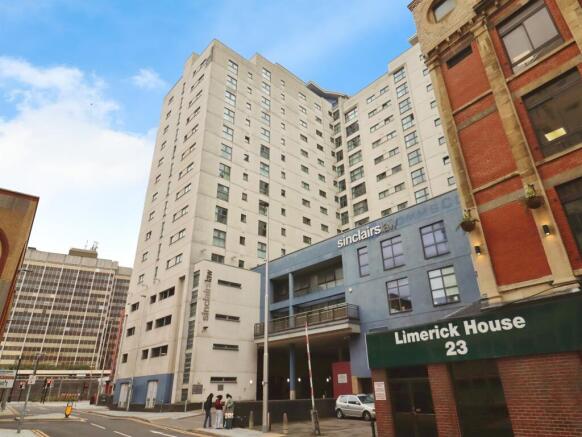 2 bed property, in Landmark Place, £145,000
