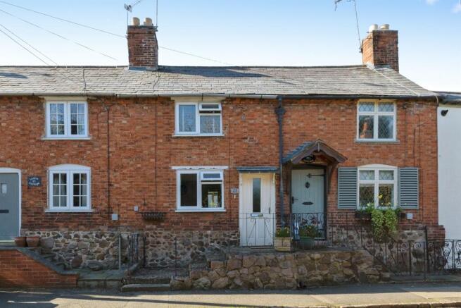 2 bed property, in Ratcliffe Road, £160,000