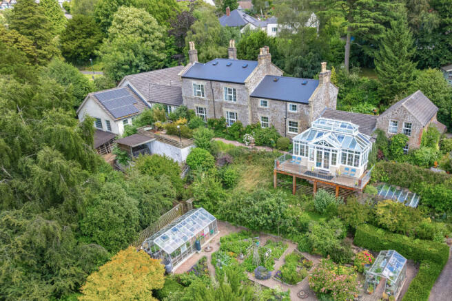 6 bed property, in West Malvern Road, £1,000,000