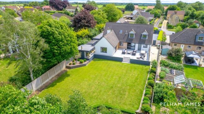 5 bed property, in Bourne Road, £800,000