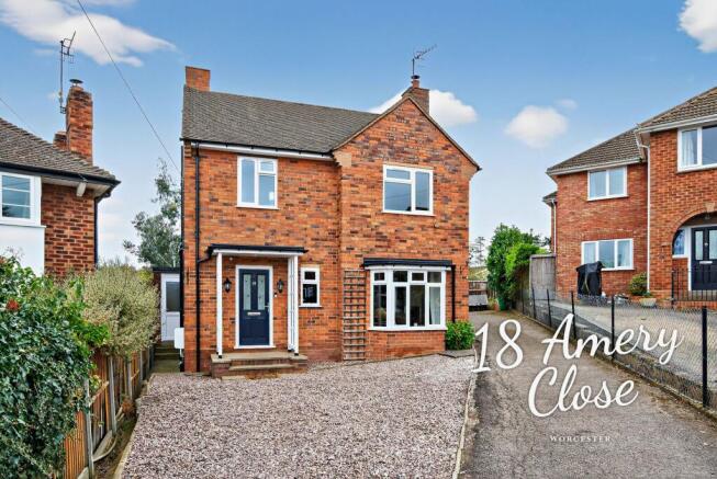 3 bed property, in Amery Close, £525,000