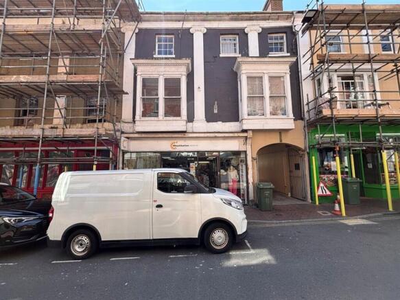 2 bed property, in Pier Street, £66,000