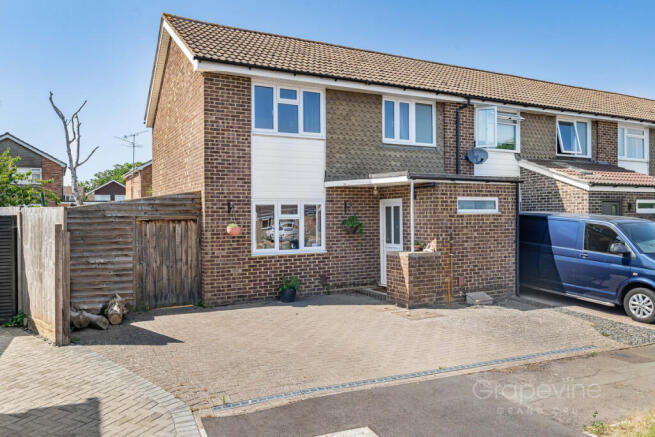 3 bed property, in Enstone Road, £450,000