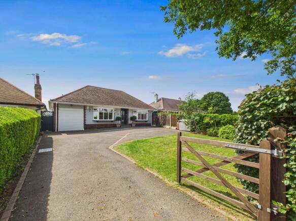 2 bed property, in Catfoot Lane, £525,000