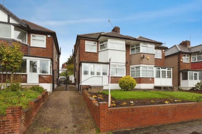 3 bed property, in Southend Road, £550,000
