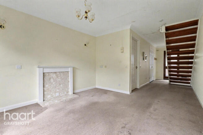 2 bed property, in Candleford Gate, £175,000