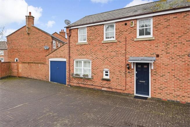 3 bed property, in Rosemoor Mews, £350,000