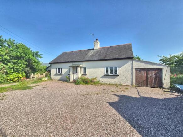 3 bed property, in Rhewl, £350,000