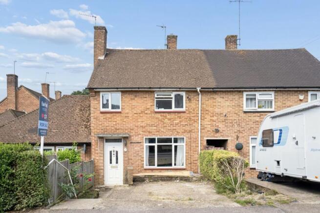 2 bed property, in Culverden Road, £400,000