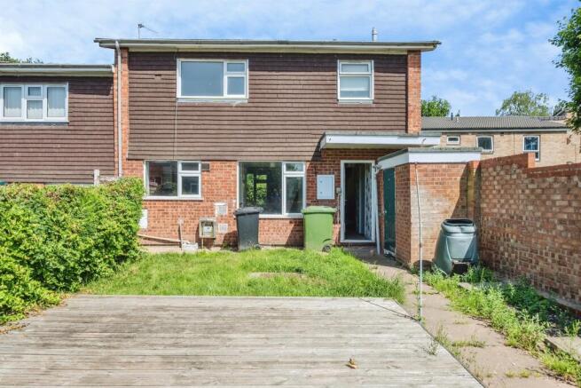 3 bed property, in Rothesay Mead, £170,000