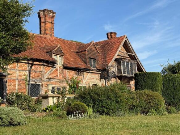 6 bed property, in 6 bedroom grade II listed home at Lock Path, £1,750,000
