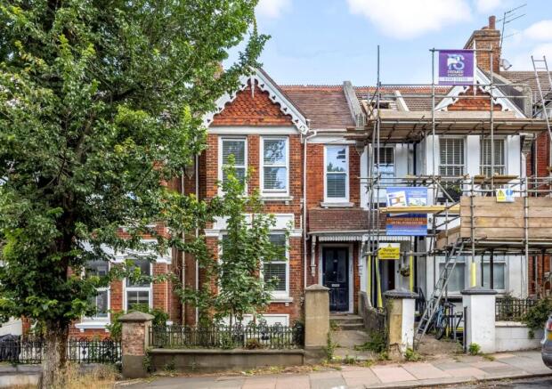 4 bed property, in 85 Preston Drove, £550,000