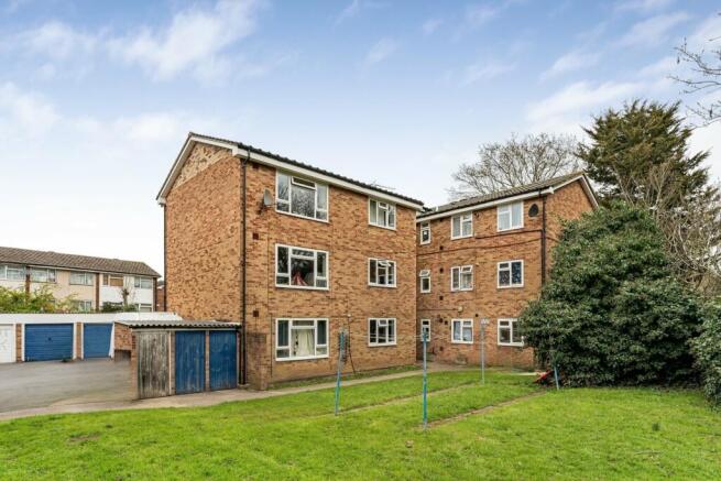 2 bed property, in Beulah Crescent, £250,000