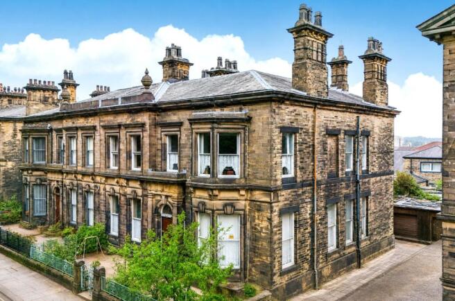 7 bed property, in Park Road, £380,000