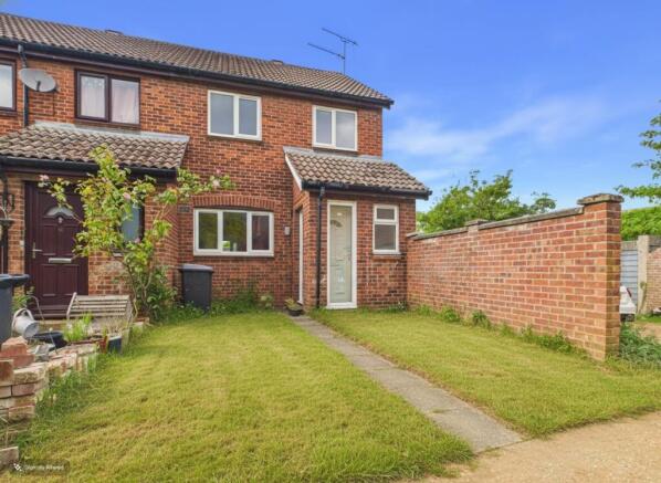 3 bed property, in Riverside Way, £200,000