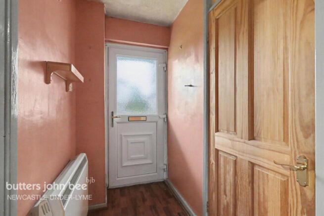 1 bed property, in Sandy Lane, £75,000