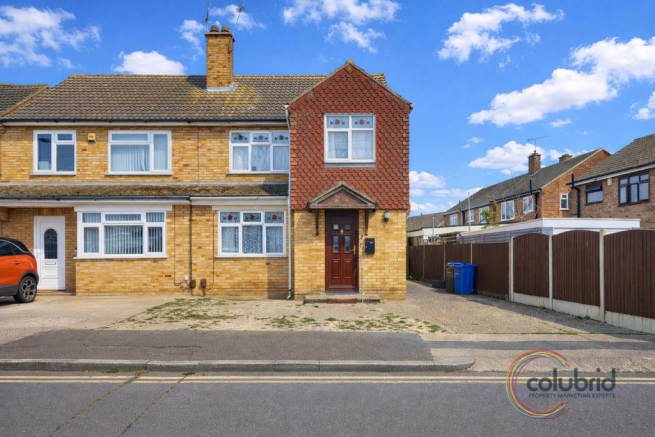 3 bed property, in Allensway, £375,000
