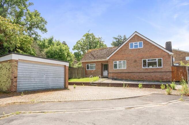 4 bed property, in Westwood Gardens, £475,000