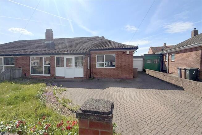 2 bed property, in Lorton Avenue, £280,000