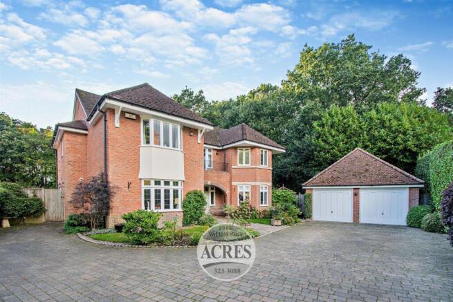 5 bed property, in Newick Avenue, £990,000
