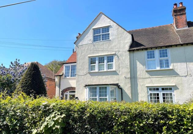 2 bed property, in Kingsdown, £150,000