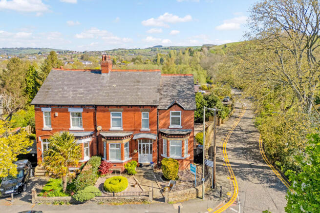 4 bed property, in Longhurst Lane, £695,000