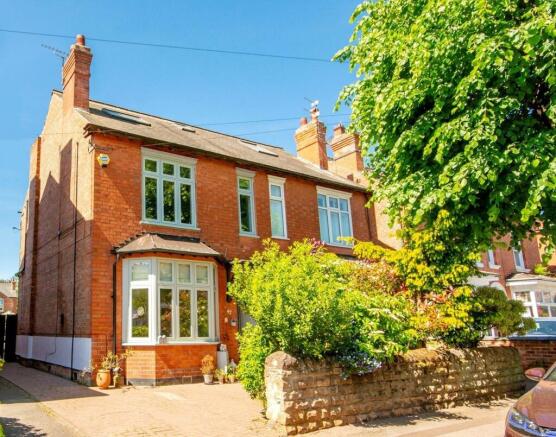 4 bed property, in Ella Road, £499,500